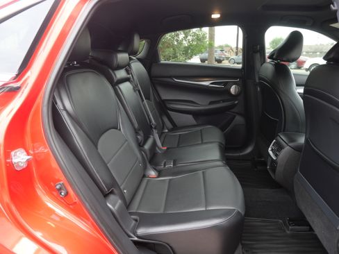 Used 2023 INFINITI QX55 Essential image 12