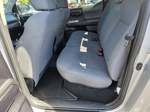 Used 2019 Toyota Tacoma SR5 AWD/4WD image 13