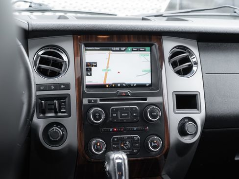 Used 2015 Ford Expedition EL Platinum image 12