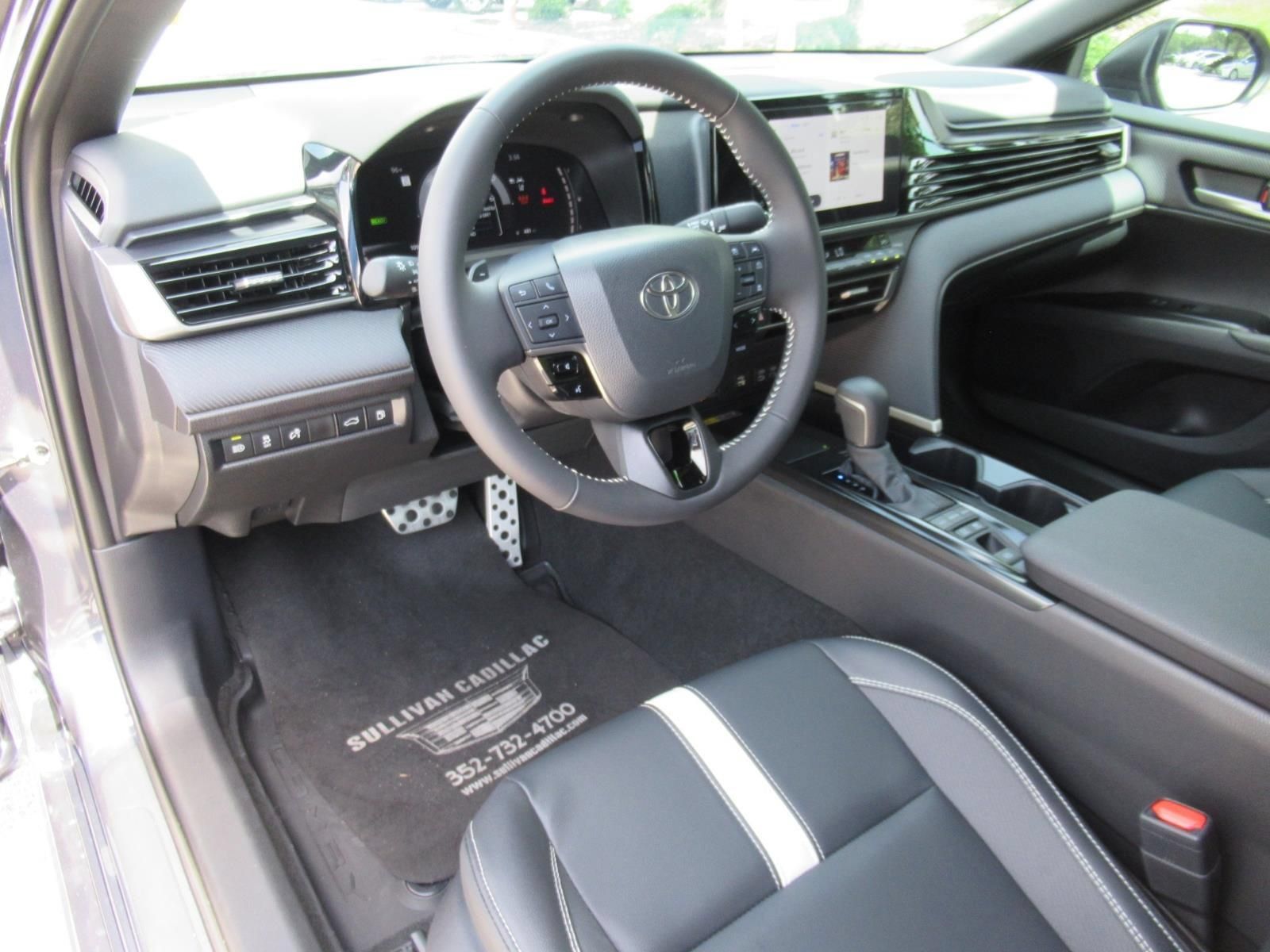 Used 2026 Toyota Camry SE FWD image 16