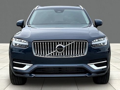 Used 2025 Volvo XC90 T8 Plus w/ Protection Package Premier AWD/4WD image 3