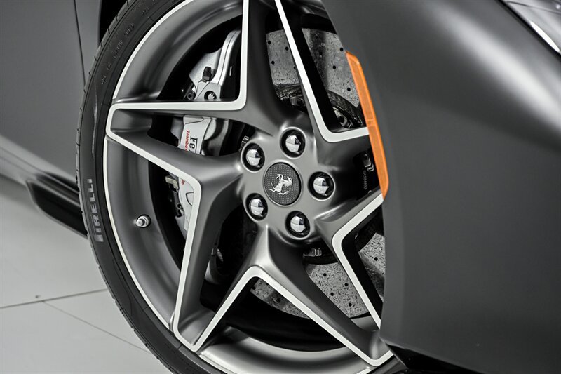 Used 2021 Ferrari F8 Tributo RWD image 3