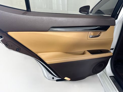 Used 2017 Lexus ES 350 image 27