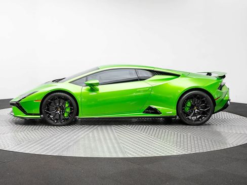 Used 2024 Lamborghini Huracan Tecnica RWD image 3