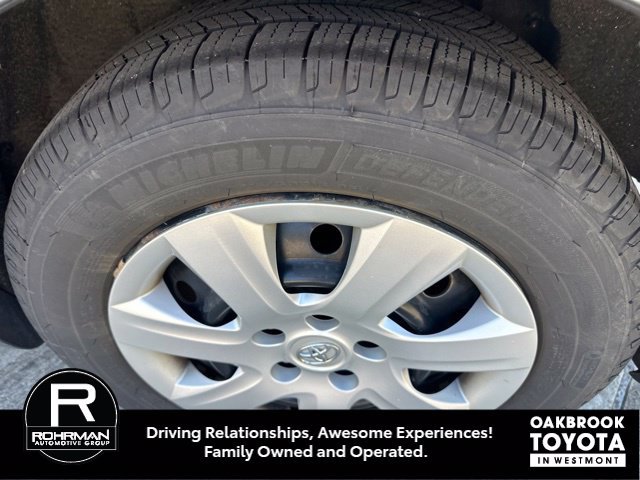 Used 2011 Toyota Camry LE FWD image 6