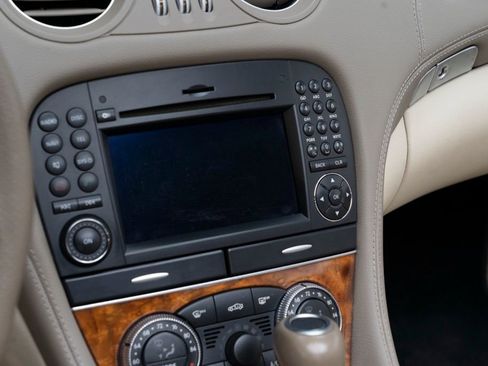 Used 2009 Mercedes-Benz SL 550 image 33