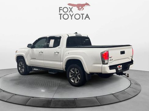 Used 2019 Toyota Tacoma Limited image 4