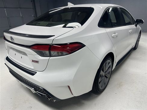 Used 2020 Toyota Corolla XSE FWD image 7