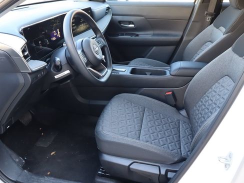 Used 2025 Nissan Kicks SV w/ Illumination Package FWD image 15
