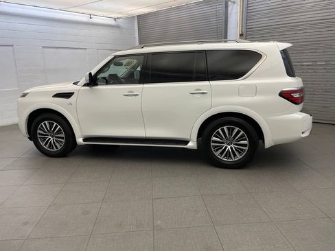Used 2022 Nissan Armada SL w/ Captain's Chairs Package RWD image 3