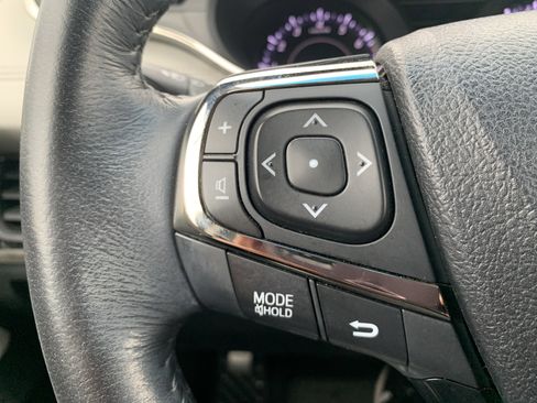 Used 2015 Toyota Avalon XLE image 19