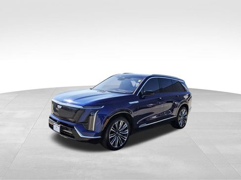 Used 2026 Cadillac Vistiq Premium Luxury image 2