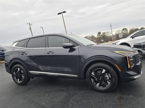 New 2026 Kia Sportage LX image 1