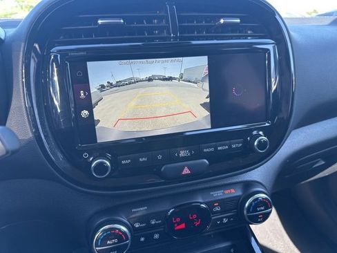 Used 2022 Kia Soul S image 8