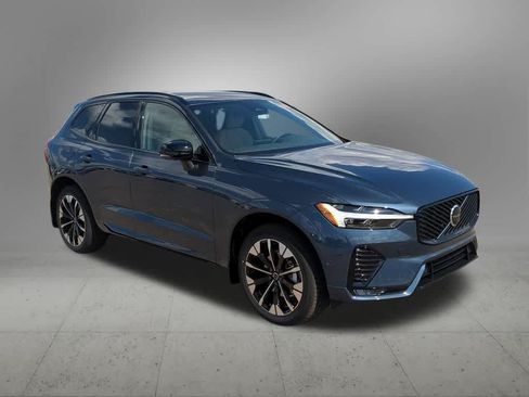 New 2027 Volvo XC60 B5 Plus AWD/4WD image 8