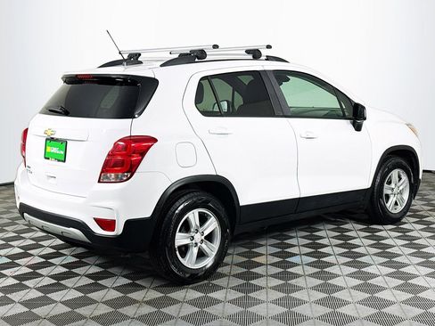 Used 2021 Chevrolet Trax LT w/ LT Convenience Package image 10