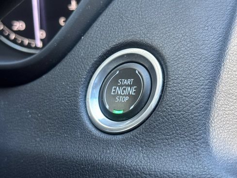 Used 2022 Cadillac XT4 Sport AWD/4WD image 33