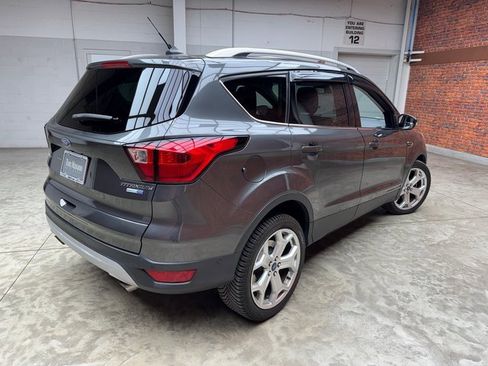 Used 2019 Ford Escape Titanium image 5