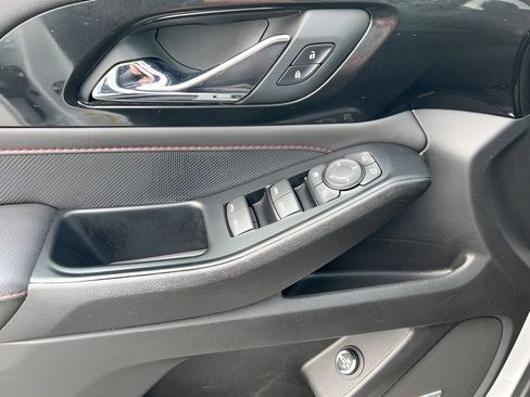 Used 2023 Chevrolet Traverse RS image 25