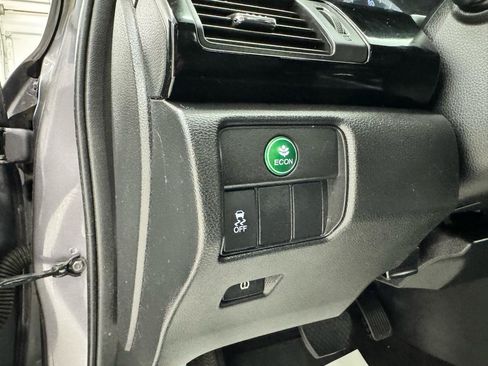 Used 2017 Honda Accord LX image 13