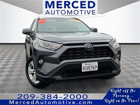 Used 2020 Toyota RAV4 XLE image 1