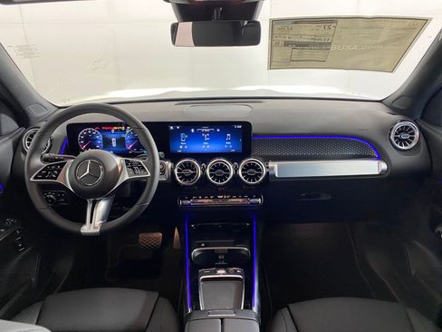 New 2025 Mercedes-Benz GLB 250 4MATIC image 14