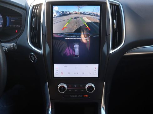 Used 2024 Ford Edge Titanium image 15