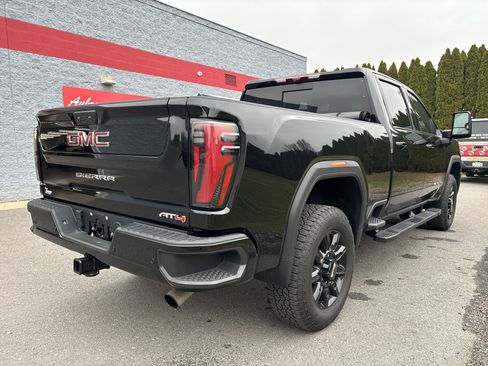 Used 2024 GMC Sierra 2500 AT4 w/ Technology Package image 3