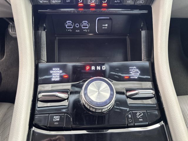 Used 2023 Jeep Grand Cherokee L Summit w/ Advanced Protech Group IV AWD/4WD image 35