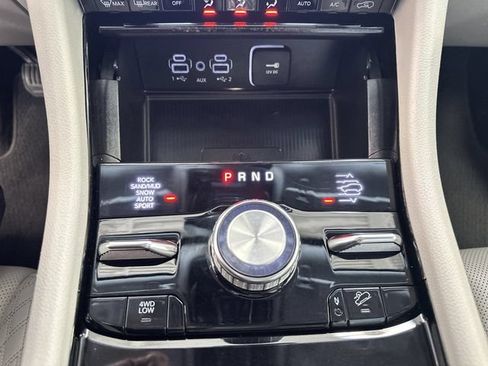 Used 2023 Jeep Grand Cherokee L Summit w/ Advanced Protech Group IV AWD/4WD image 35