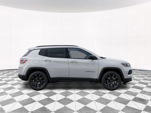 New 2026 Jeep Compass Latitude image 30