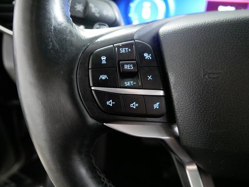 Used 2020 Ford Explorer Platinum w/ Premium Technology Package image 27