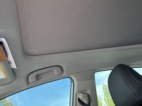 Used 2019 Toyota Camry XSE image 5