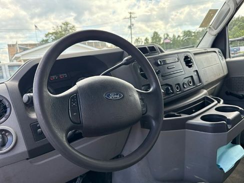 Used 2013 Ford E-350 and Econoline 350 Super Duty w/ Payload Pkg RWD image 7