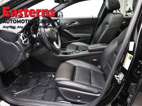 Used 2019 Mercedes-Benz GLA 250 4MATIC w/ Premium Package image 14