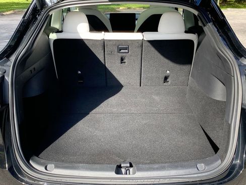 Used 2021 Tesla Model Y Long Range image 10