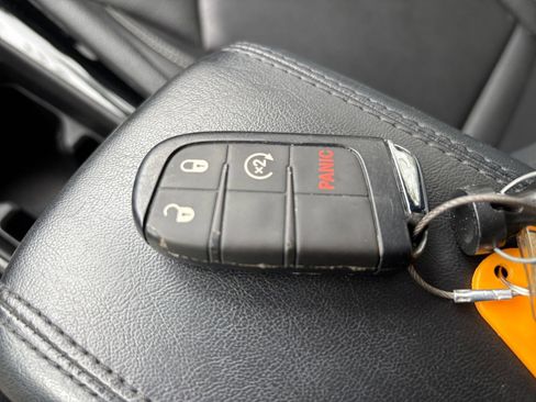 Used 2025 Jeep Compass Limited AWD/4WD image 20