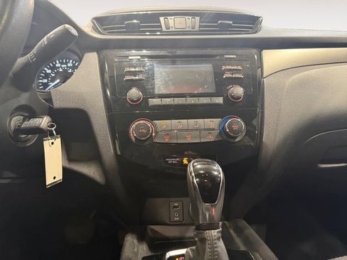 Used 2018 Nissan Rogue Sport S w/ S Appearance Package image 12