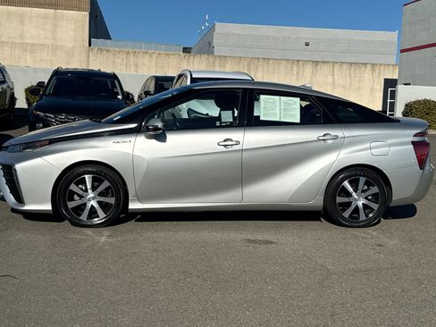 Used 2019 Toyota Mirai image 9