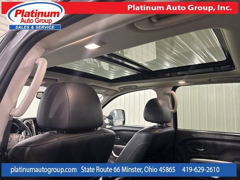 Used 2021 Nissan Titan SL w/ Moonroof Package image 29