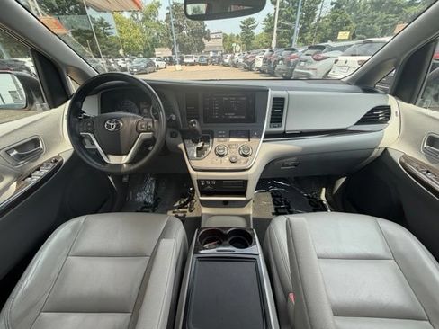 Used 2016 Toyota Sienna XLE w/ Outdoor Package AWD/4WD image 12