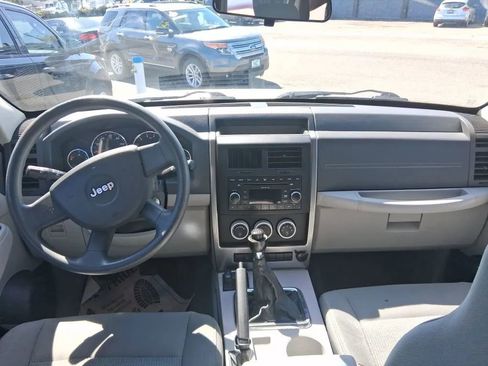 Used 2008 Jeep Liberty Sport AWD/4WD image 12