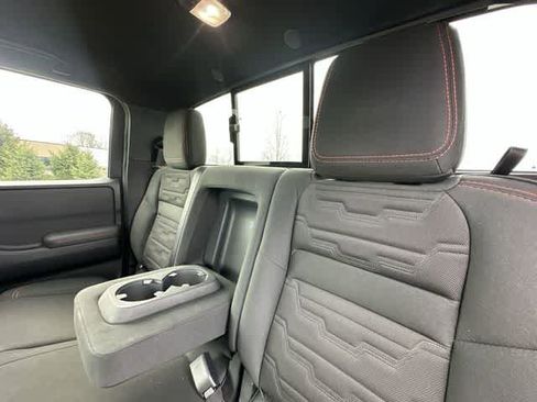 Used 2024 Nissan Frontier PRO-4X w/ Technology Package image 16