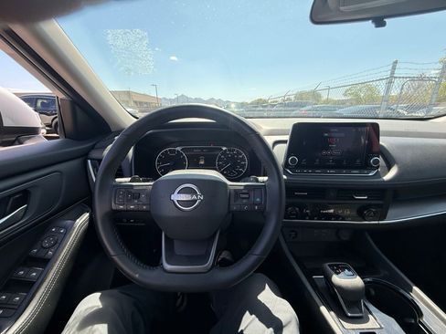 Certified 2025 Nissan Rogue SV FWD image 22
