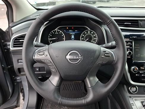 Used 2024 Nissan Murano SV w/ SV Midnight Edition Package image 19