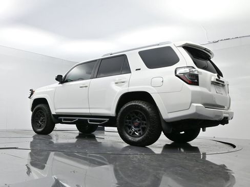 Used 2018 Toyota 4Runner SR5 image 22
