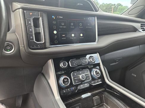 Used 2022 GMC Yukon XL Denali RWD image 17