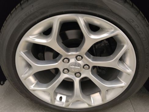 Used 2018 Chrysler 300 C w/ Sun, Sound & Nav Package image 31