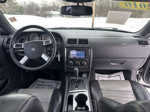 Used 2010 Dodge Challenger SE image 21
