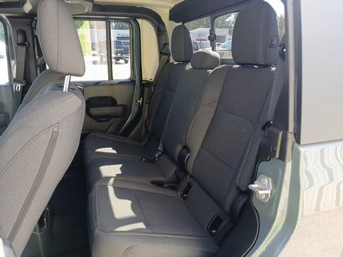 New 2025 Jeep Gladiator Sport image 31